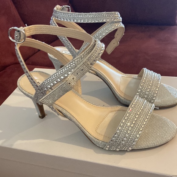 Alex Marie Shoes - Alex Marie Parlyn silver rhinestone strappy heel sandals size 7, EUC